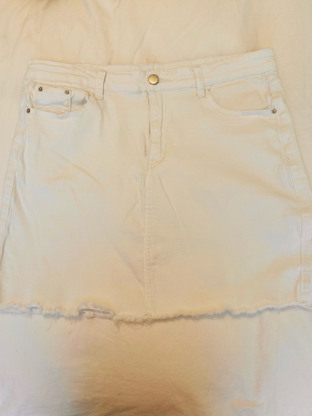 Plain White Denim Mini Skirt with Frayed Hem